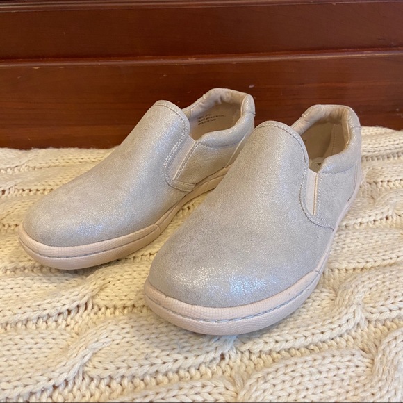 boc slip on sneakers
